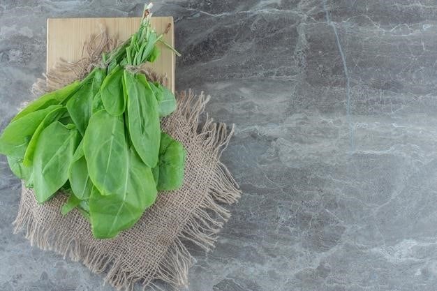 Comment Conserver Les Feuilles De Basilic Au Réfrigérateur